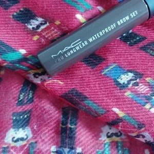 Mac Brow mascara